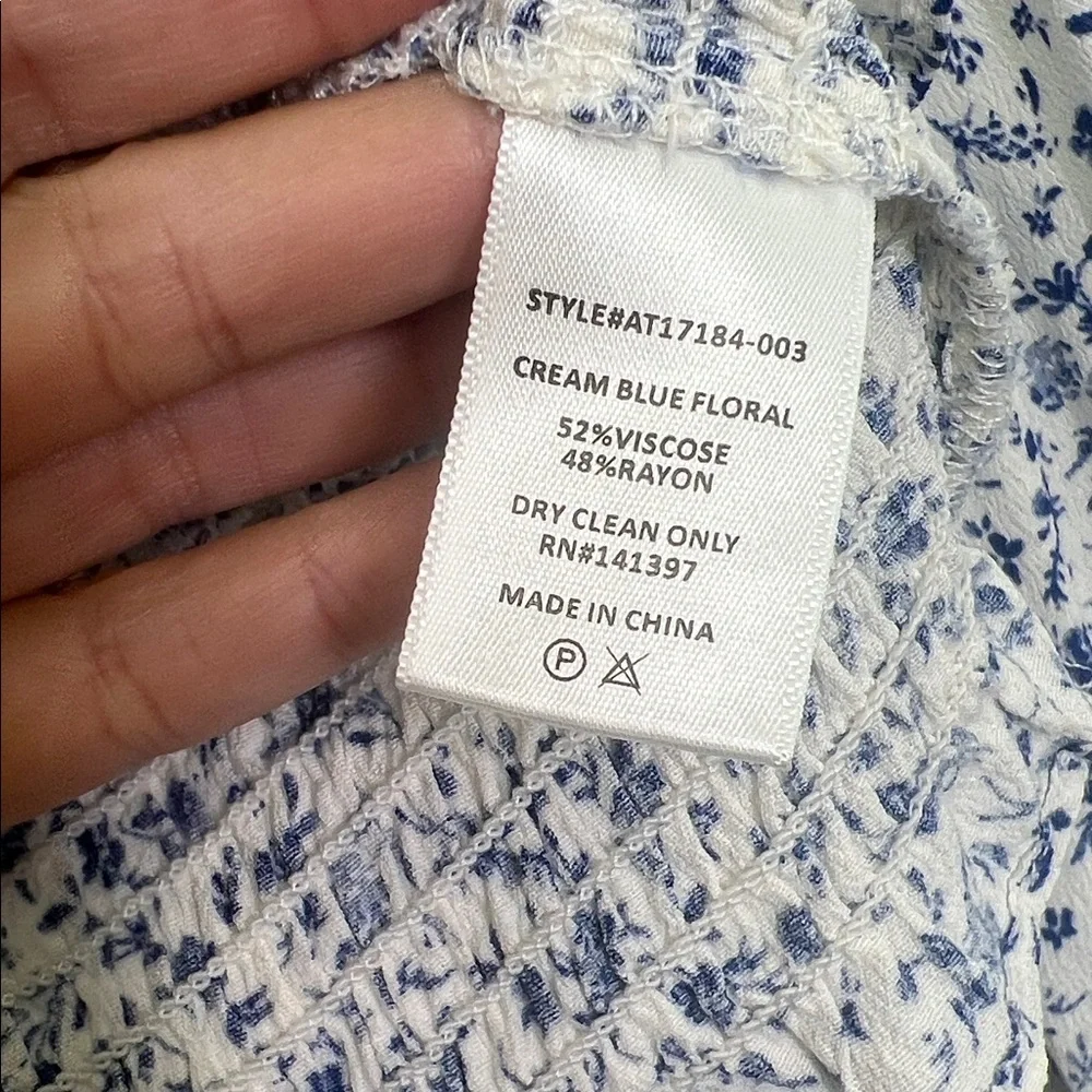 ASTR The Label - Blue Floral Smocked Puff Cottage Core Sleeve Blouse Size Small